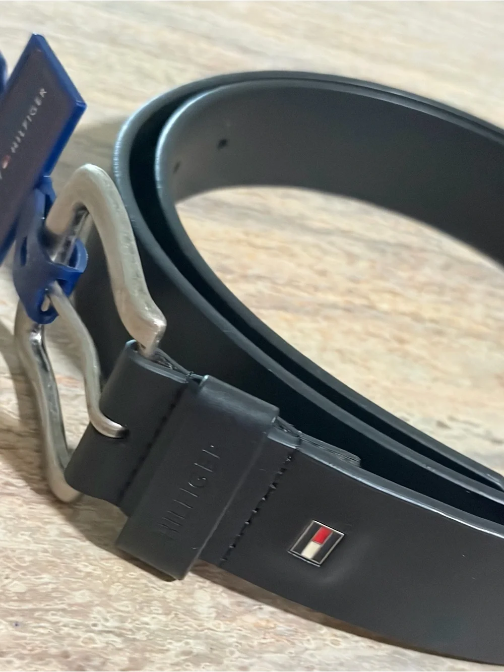 NWT Tommy Hilfiger Men’s Black Bonded Leather Belt with Signature Flag size 42